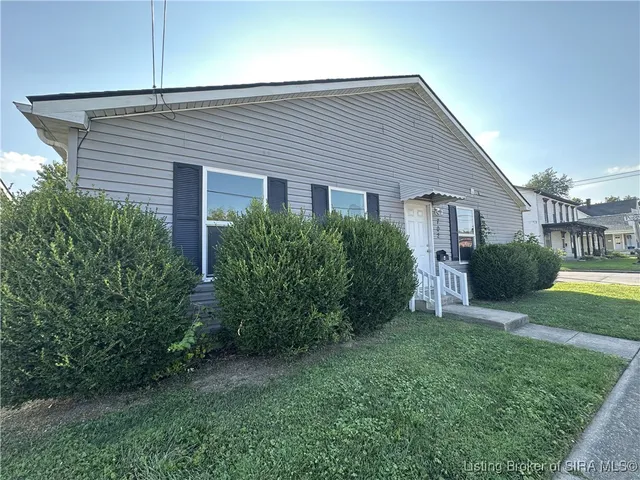 $269,900 | 702 East Utica Street, Unit A&B, Sellersburg, IN 47172