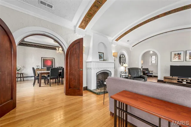 $475,000 | 6232 Southwood Avenue, Unit 3, St. Louis, MO 63105