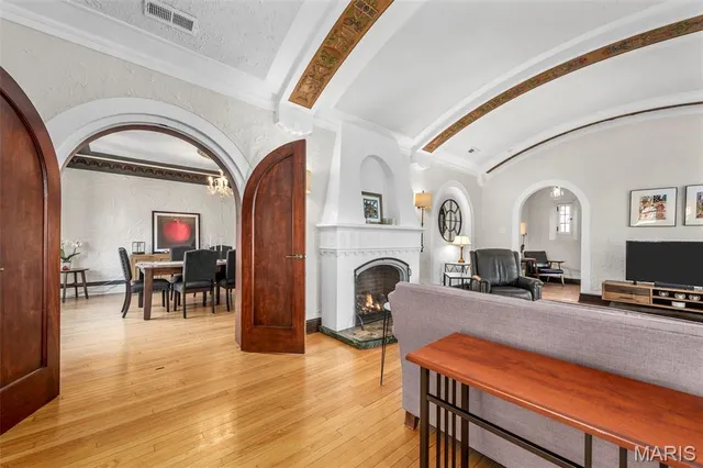 $475,000 | 6232 Southwood Avenue, Unit 3, St. Louis, MO 63105