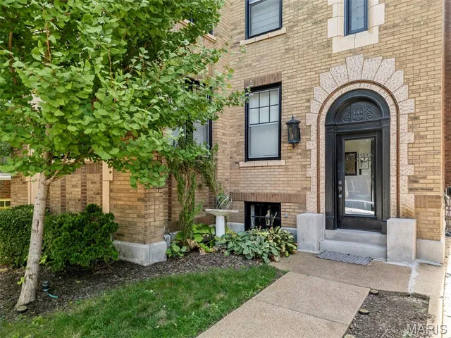 $475,000 | 6232 Southwood Avenue, Unit 3, St. Louis, MO 63105