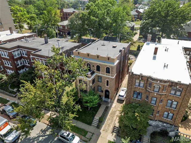 $475,000 | 6232 Southwood Avenue, Unit 3, St. Louis, MO 63105