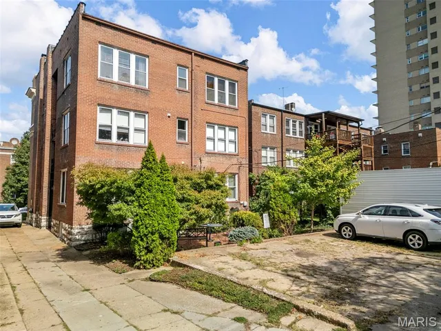 $475,000 | 6232 Southwood Avenue, Unit 3, St. Louis, MO 63105