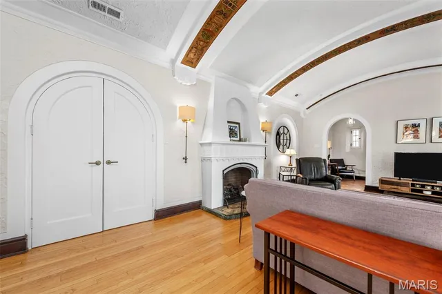 $475,000 | 6232 Southwood Avenue, Unit 3, St. Louis, MO 63105