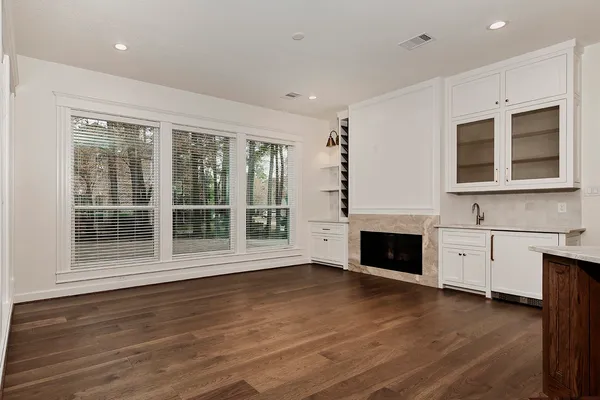 $1,349,000 | 170 Golden Shadow Circle, The Woodlands, TX 77381
