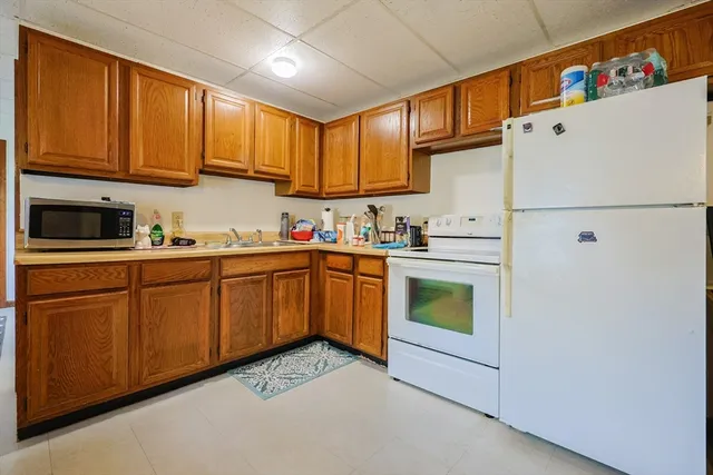 $1,550 | 31-33 Leicester Street, Unit 2, North Oxford, MA 01537