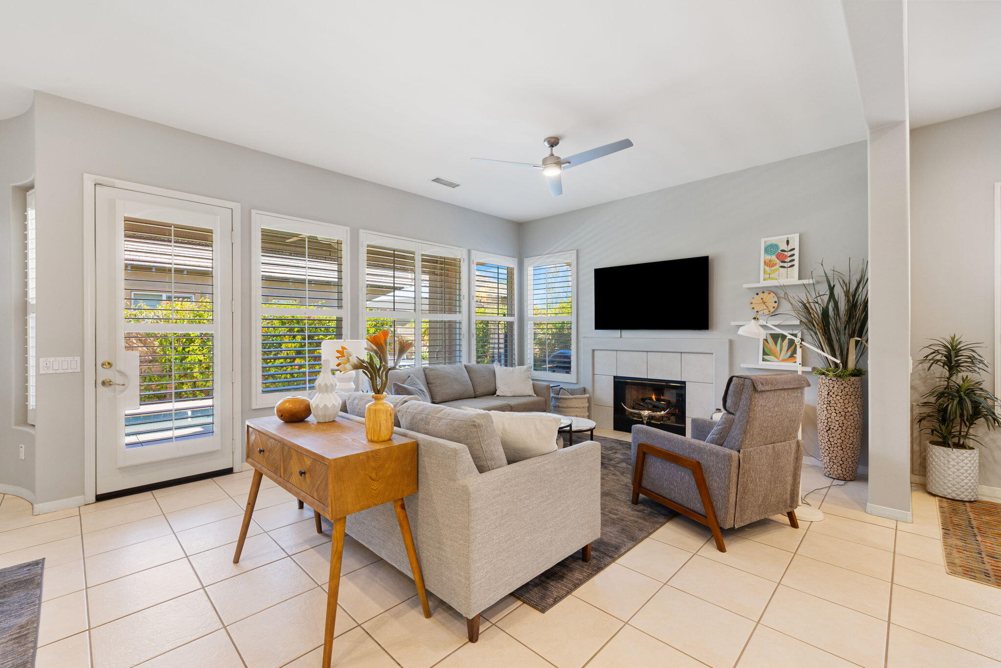 37 Shoreline Drive Rancho Mirage, CA 92270 - Photo 15 of 59 28-web-or-mls-8M4A0491