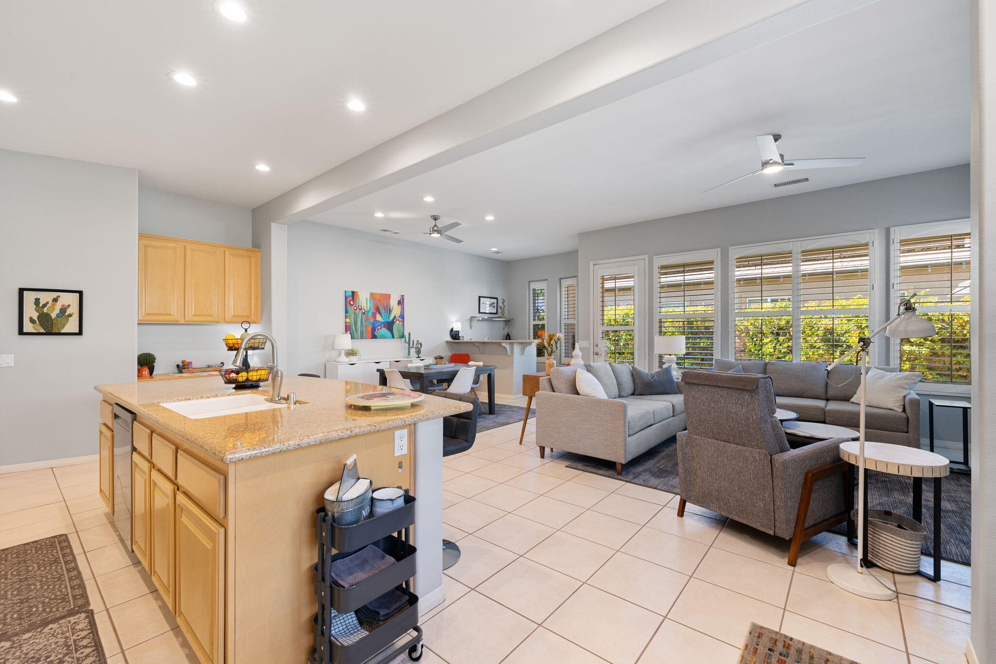 37 Shoreline Drive Rancho Mirage, CA 92270 - Photo 16 of 59 29-web-or-mls-8M4A0481