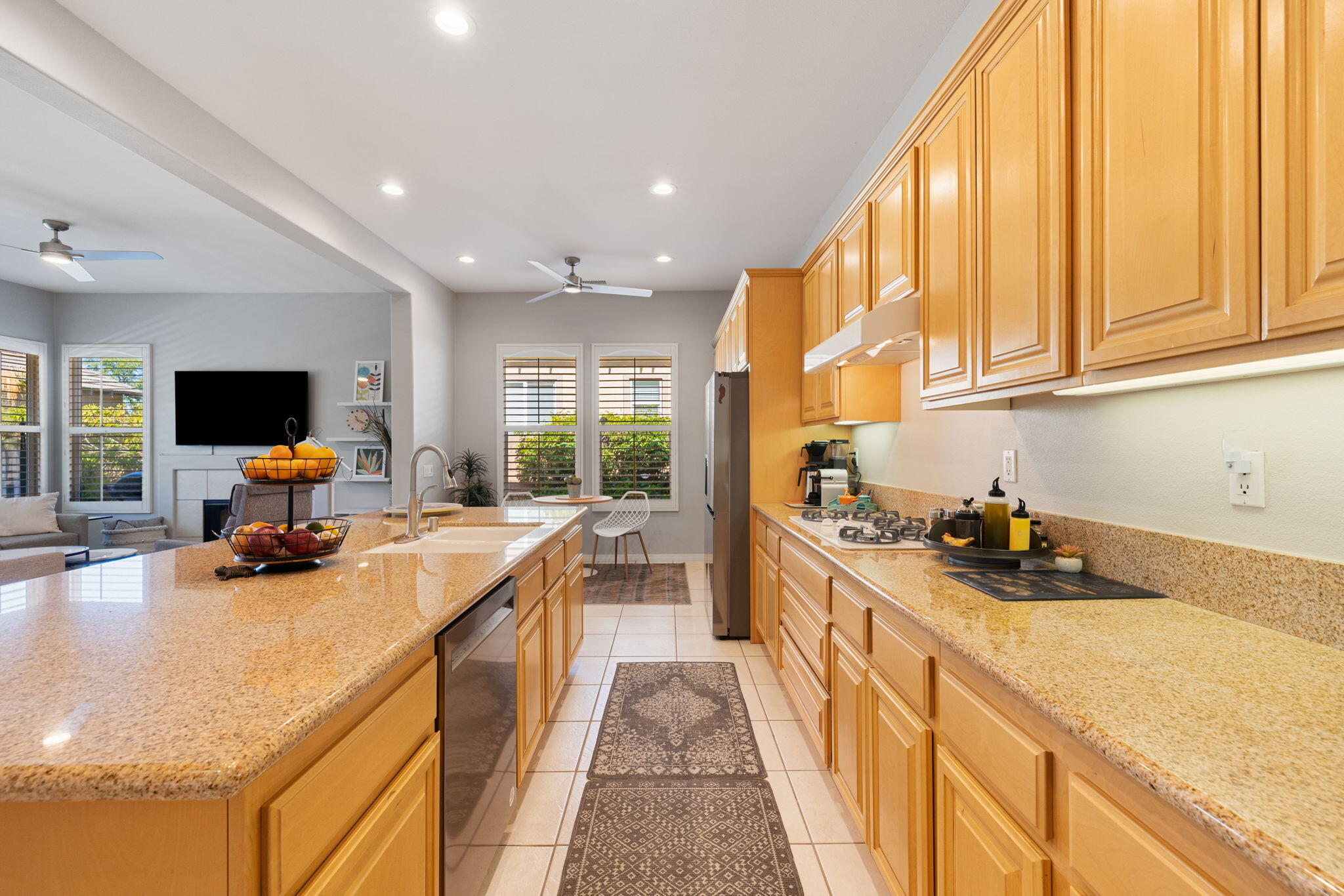 37 Shoreline Drive Rancho Mirage, CA 92270 - Photo 18 of 59 40-web-or-mls-8M4A0450