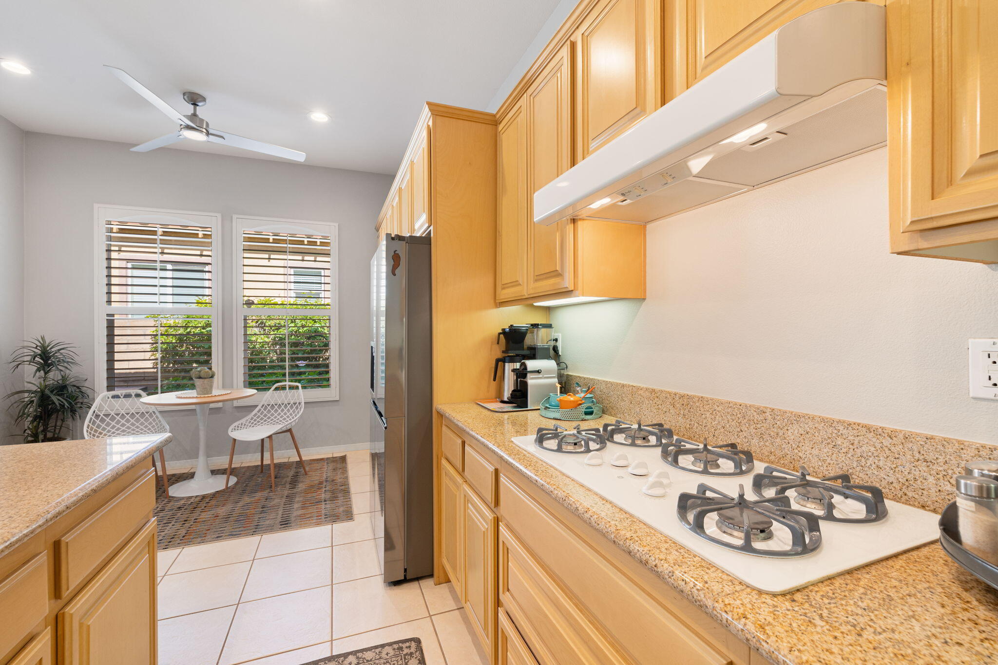 37 Shoreline Drive Rancho Mirage, CA 92270 - Photo 19 of 59 39-web-or-mls-8M4A0471