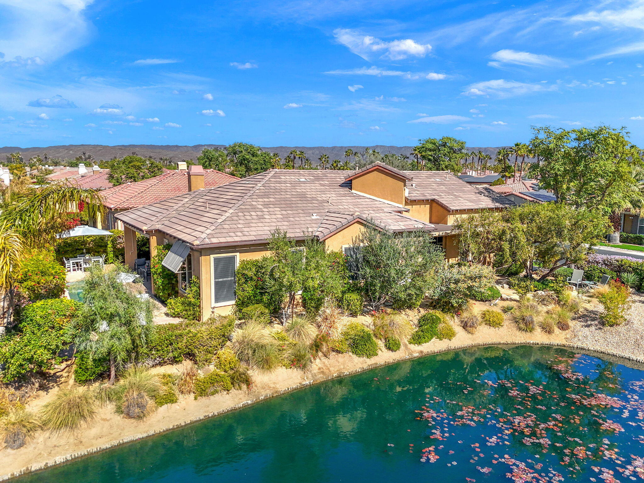 37 Shoreline Drive Rancho Mirage, CA 92270 - Photo 5 of 59 3-web-or-mls-DJI_20250210120603_0043_D