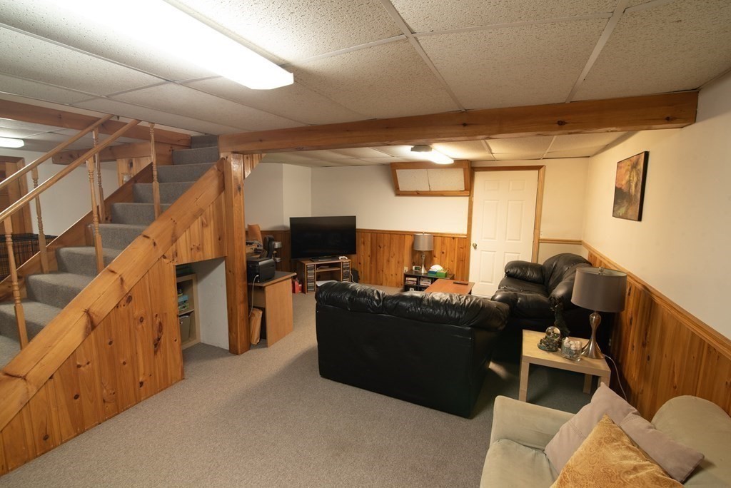 63 Hanson Road Charlton, MA 01507 - Photo 18 of 26