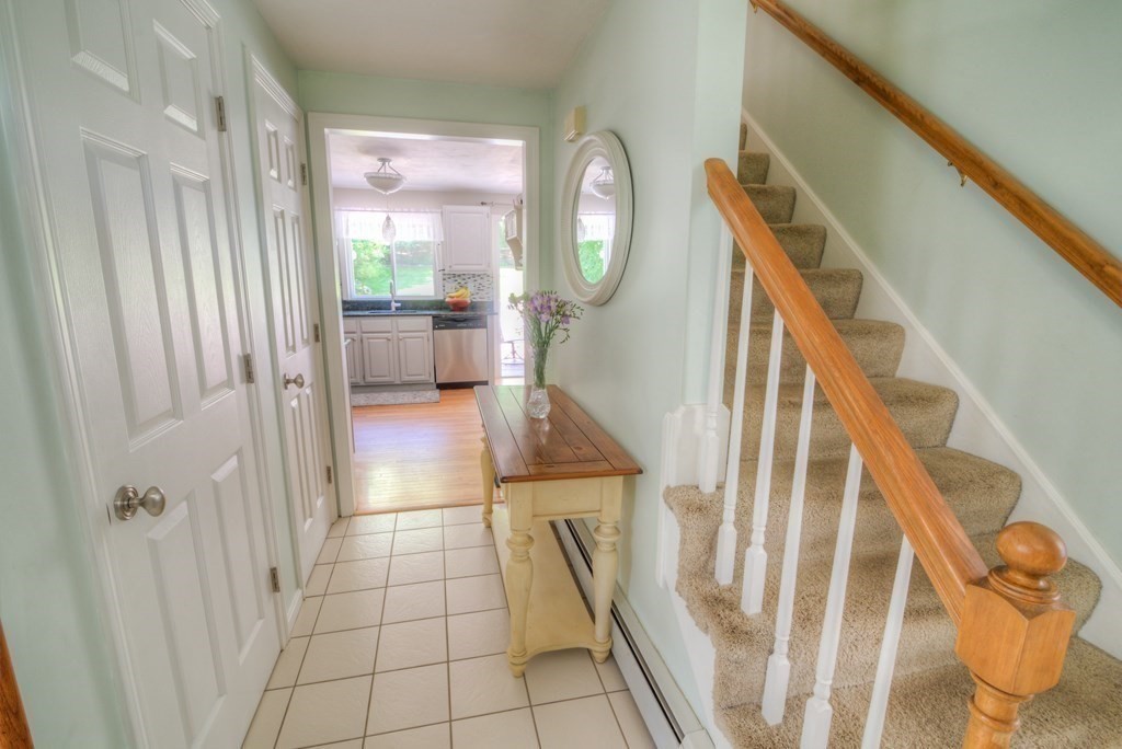63 Hanson Road Charlton, MA 01507 - Photo 3 of 26