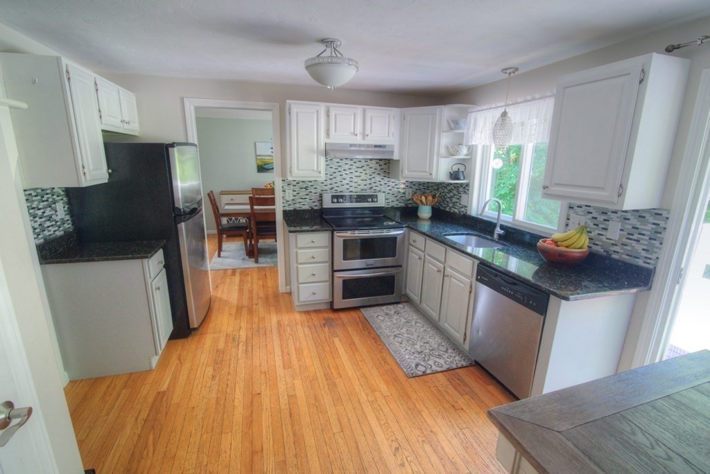 63 Hanson Road Charlton, MA 01507 - Photo 4 of 26