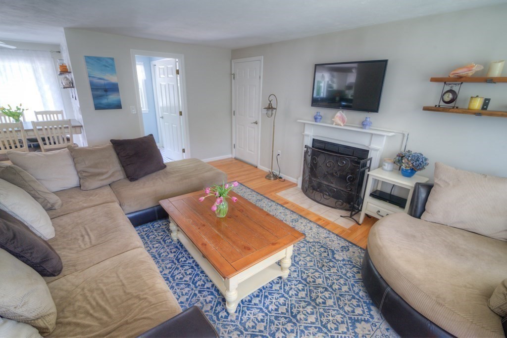 63 Hanson Road Charlton, MA 01507 - Photo 8 of 26