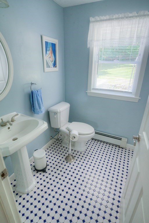 63 Hanson Road Charlton, MA 01507 - Photo 10 of 26