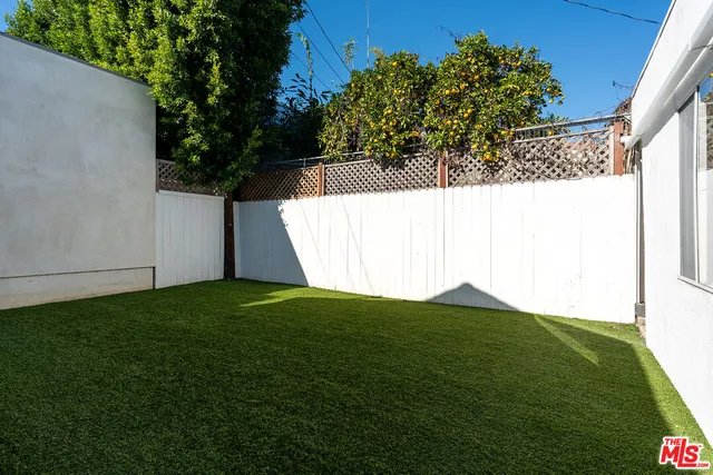 $9,495 | 8921 Ashcroft Avenue, West Hollywood, CA 90048