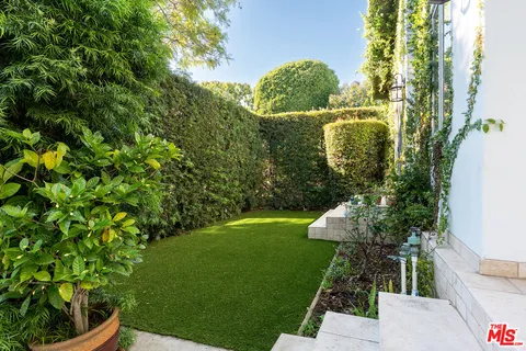 $9,495 | 8921 Ashcroft Avenue, West Hollywood, CA 90048