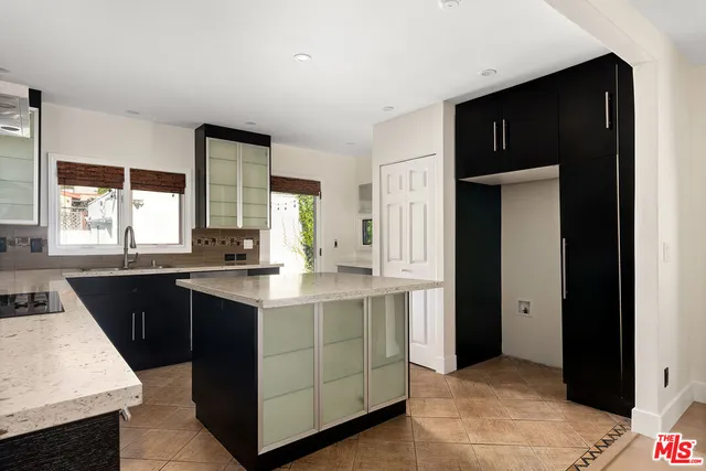 $9,495 | 8921 Ashcroft Avenue, West Hollywood, CA 90048