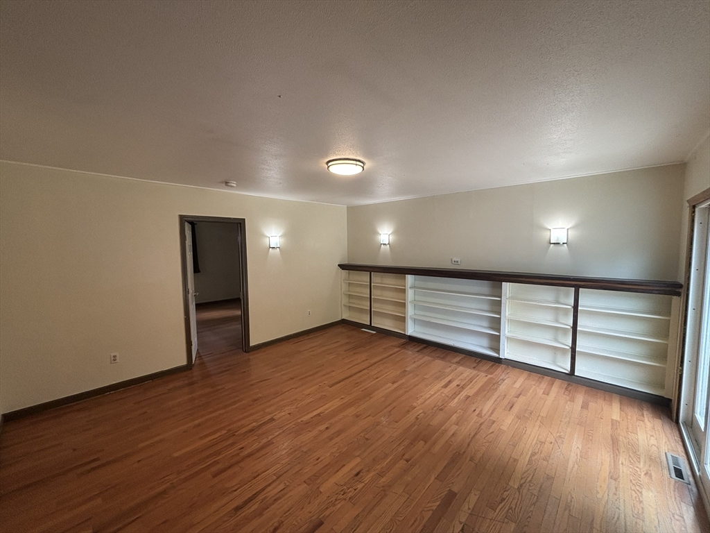 39 Huntington Road Hadley, MA 01035 - Photo 12 of 25