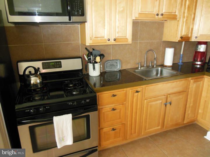 3244 Fordham Road Philadelphia, PA 19114 - Photo 8 of 21 Kitchen