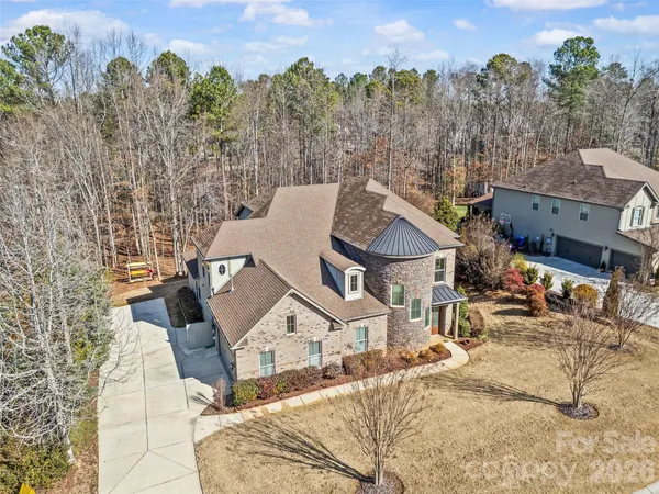 $900,000 | 140 Bells Crossing Drive, Mooresville, NC 28117