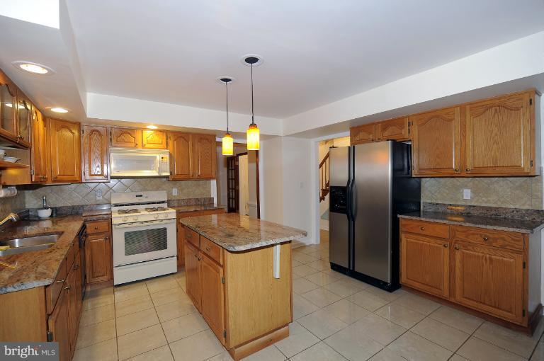 16347 Frederick Road Woodbine, MD 21797 - Photo 14 of 27 Kitchen