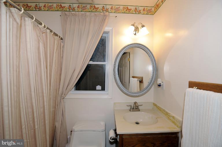 16347 Frederick Road Woodbine, MD 21797 - Photo 26 of 27 Bath