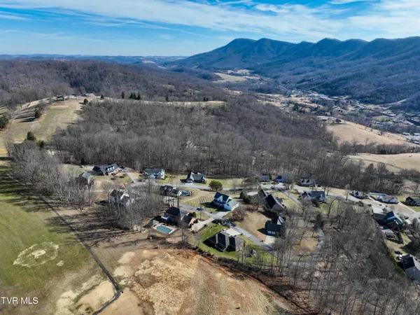 $499,900 | 945 Moccasin Hills Drive, Gate City, VA 24251