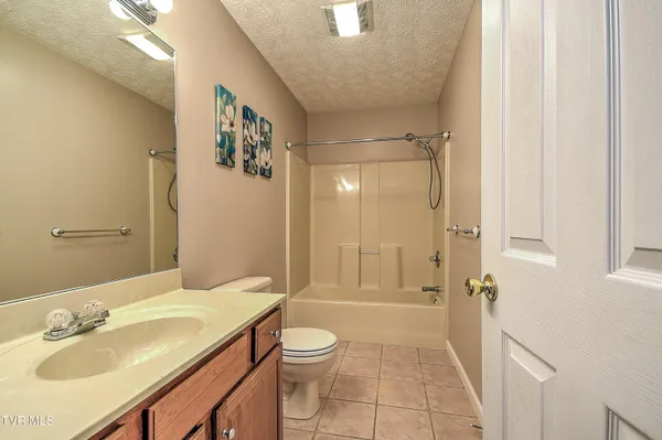 $499,900 | 945 Moccasin Hills Drive, Gate City, VA 24251