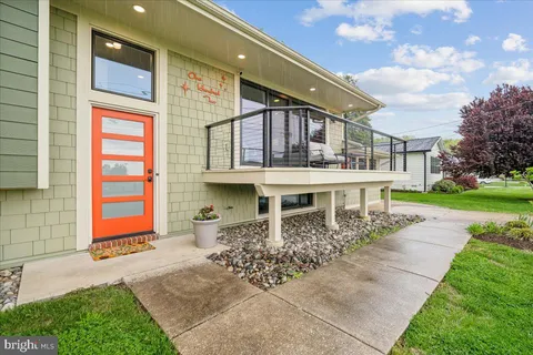 $839,900 | 102 Green Spring Drive, Annapolis, MD 21403