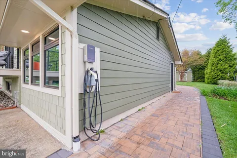 $839,900 | 102 Green Spring Drive, Annapolis, MD 21403