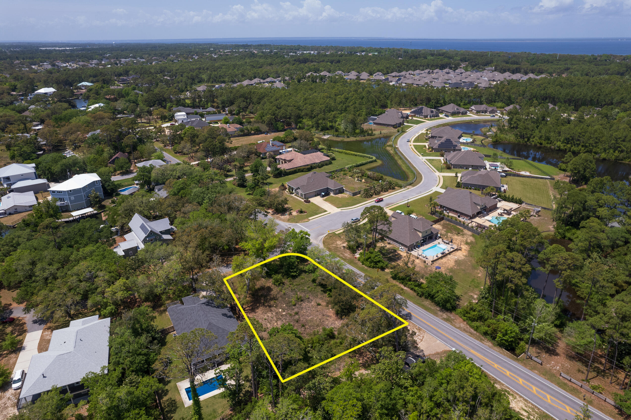4652 Smokey Road Gulf Breeze, FL 32563 - Photo 5 of 10 05-20250421_4652-Smokey-Rd_drn_005