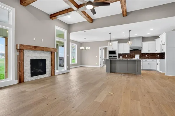 $689,900 | 13670 Northwest 71 Street, Parkville, MO 64152