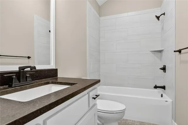 $689,900 | 13670 Northwest 71 Street, Parkville, MO 64152