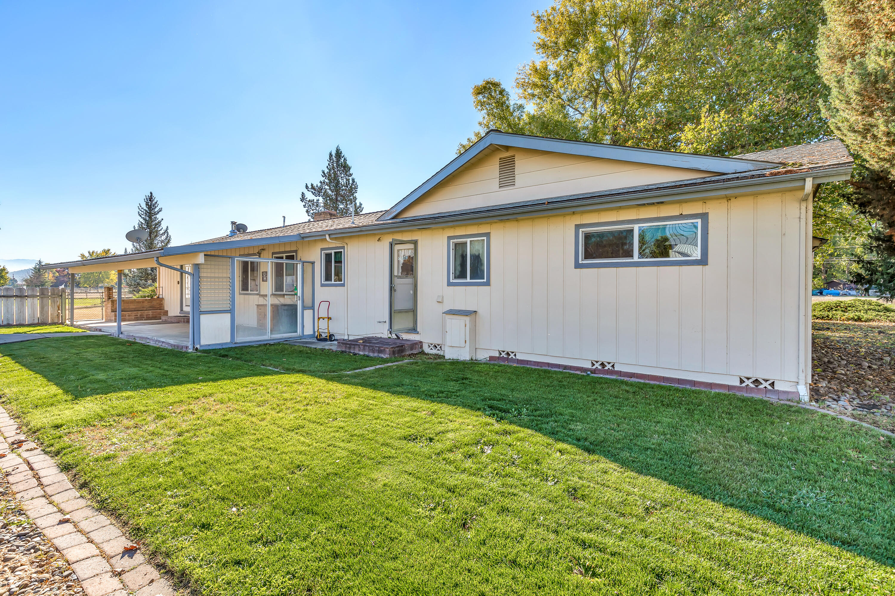 778 West Justice Road Central Point, OR 97502 - Photo 26 of 52 1