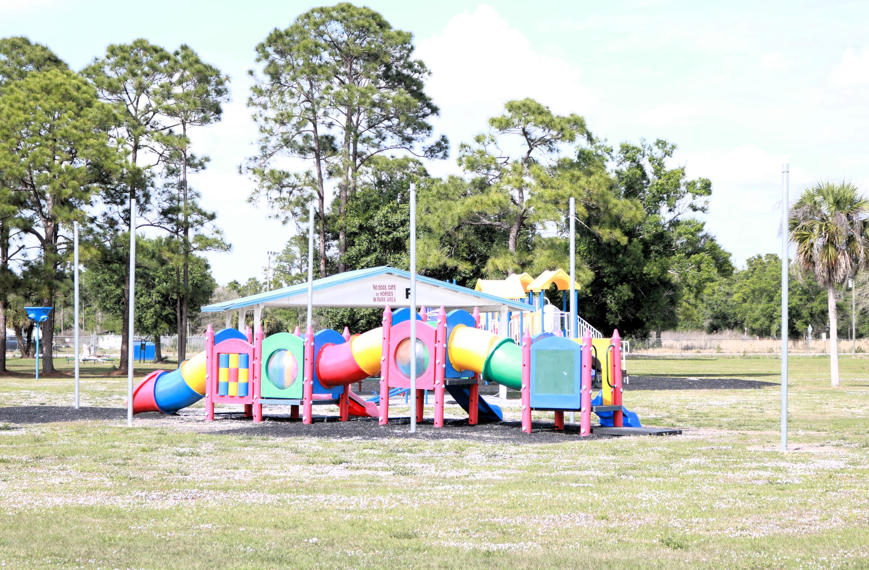 725 South Riverside Street Clewiston, FL 33440 - Photo 7 of 8 Playground