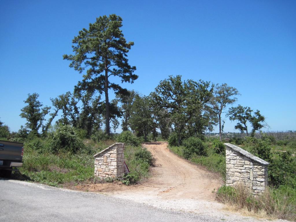 137 Kelley Road East Bastrop, TX 78602 - Photo 1 of 1 Gallery Image 1
