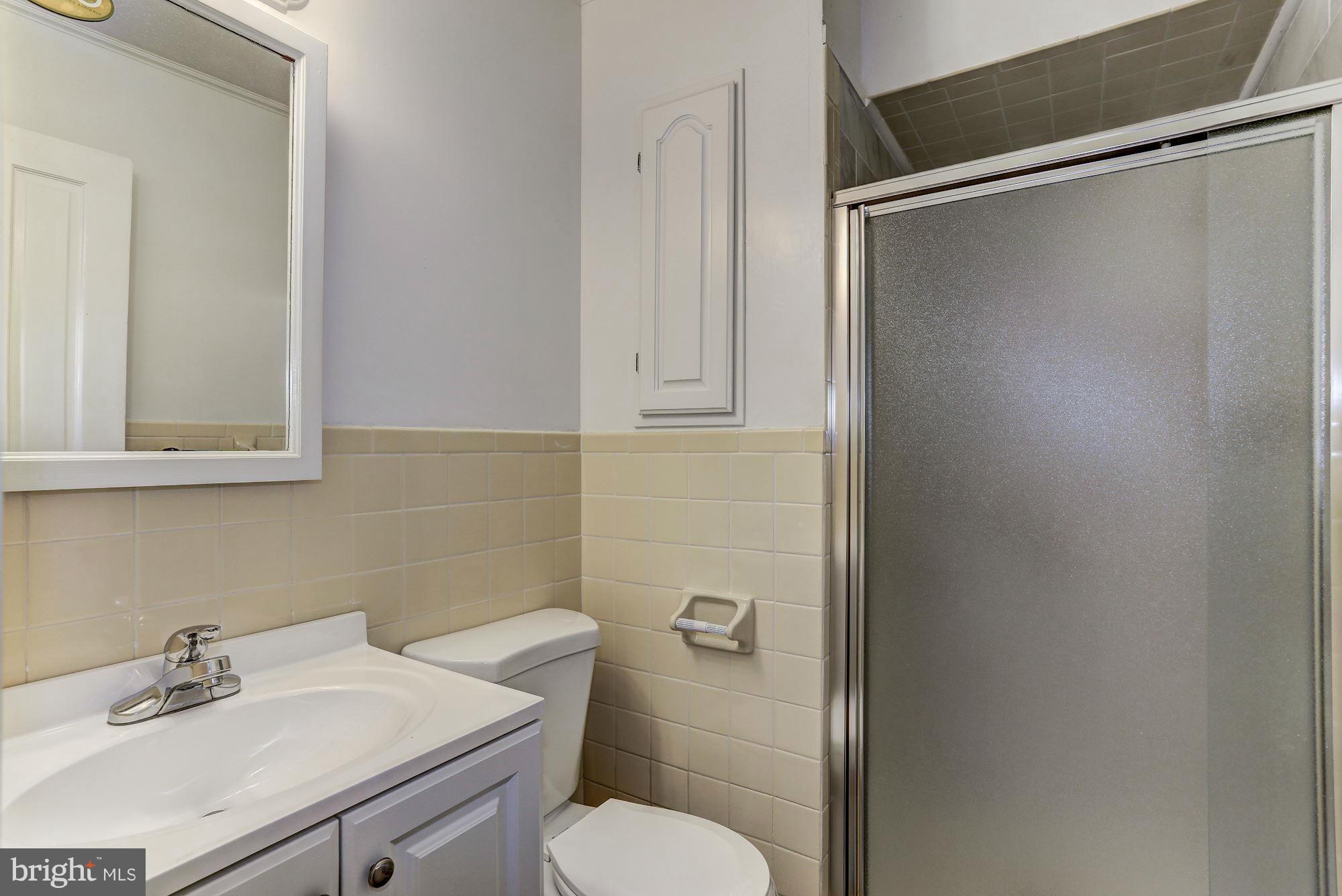 7290 Forrest Road Warrenton, VA 20187 - Photo 14 of 30 Bath (Master)