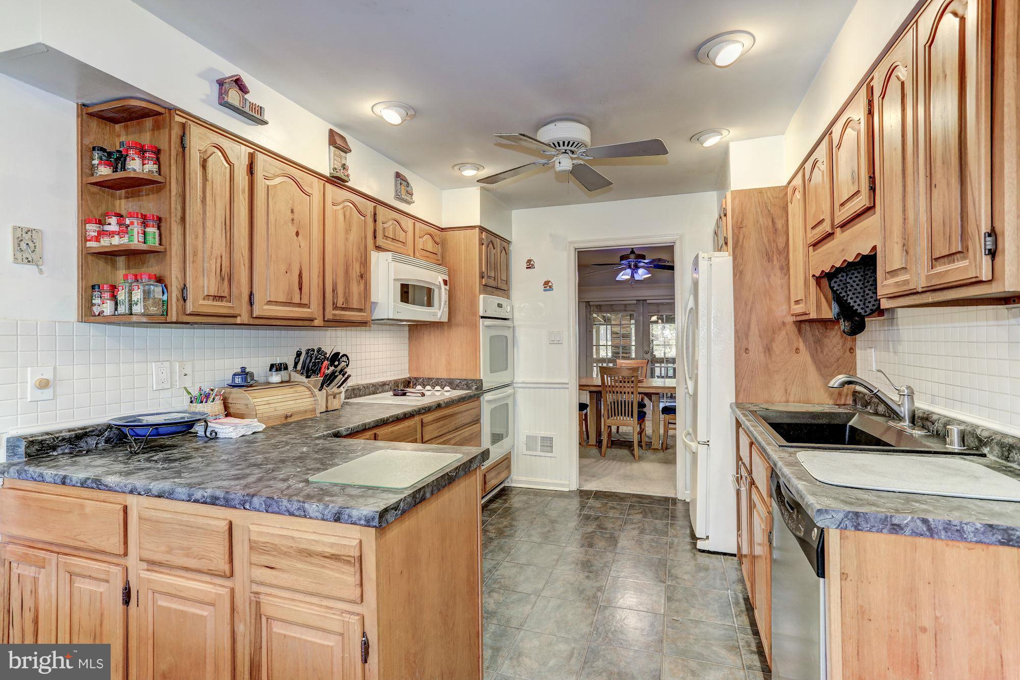 7290 Forrest Road Warrenton, VA 20187 - Photo 8 of 30 Kitchen