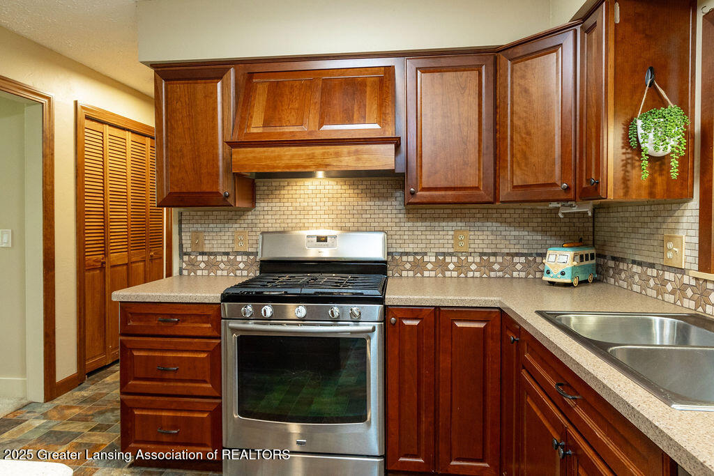 3536 Burkley Road Williamston, MI 48895 - Photo 7 of 56 Final-26