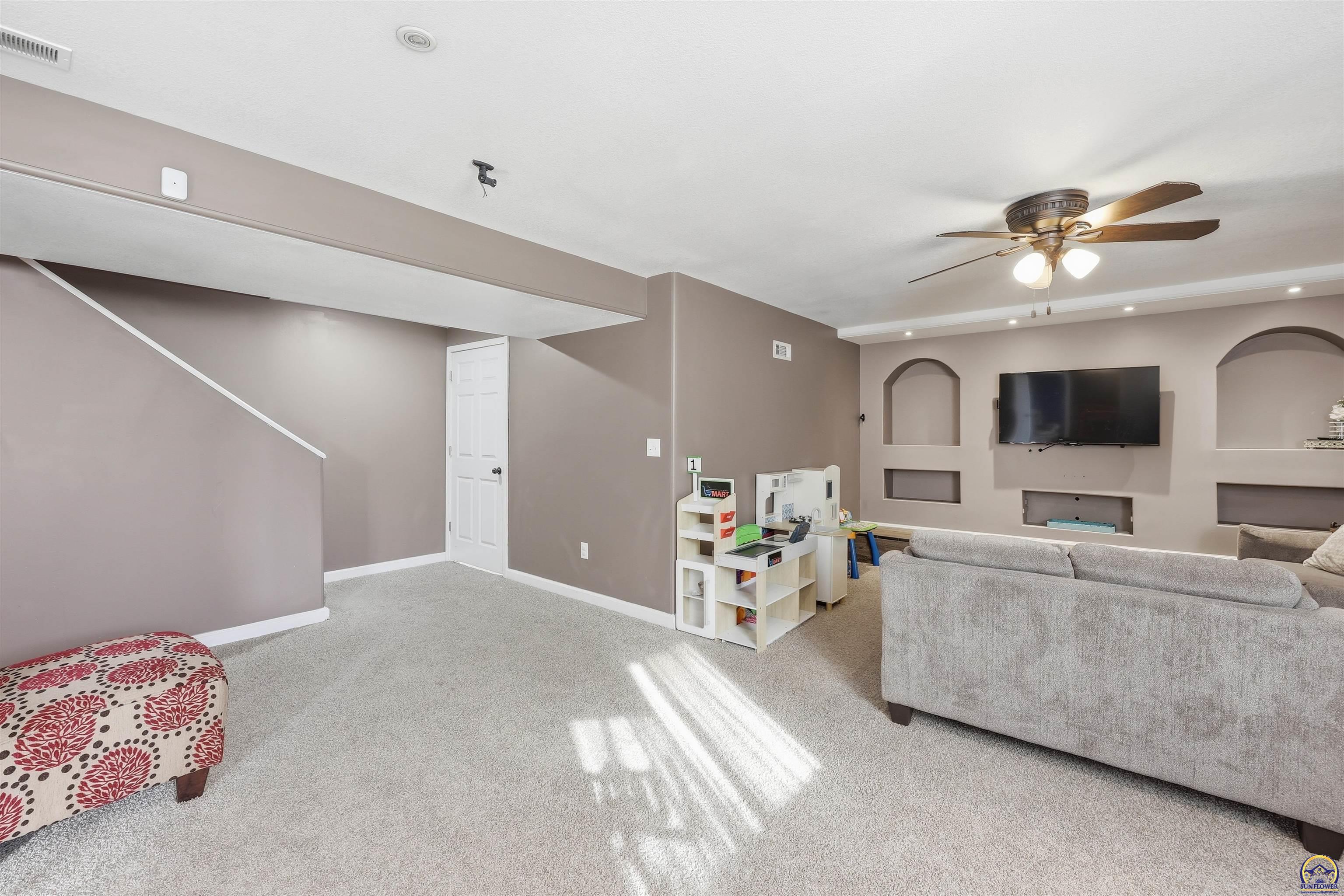 6309 Southwest 28th Street Topeka, KS 66614 - Photo 22 of 30