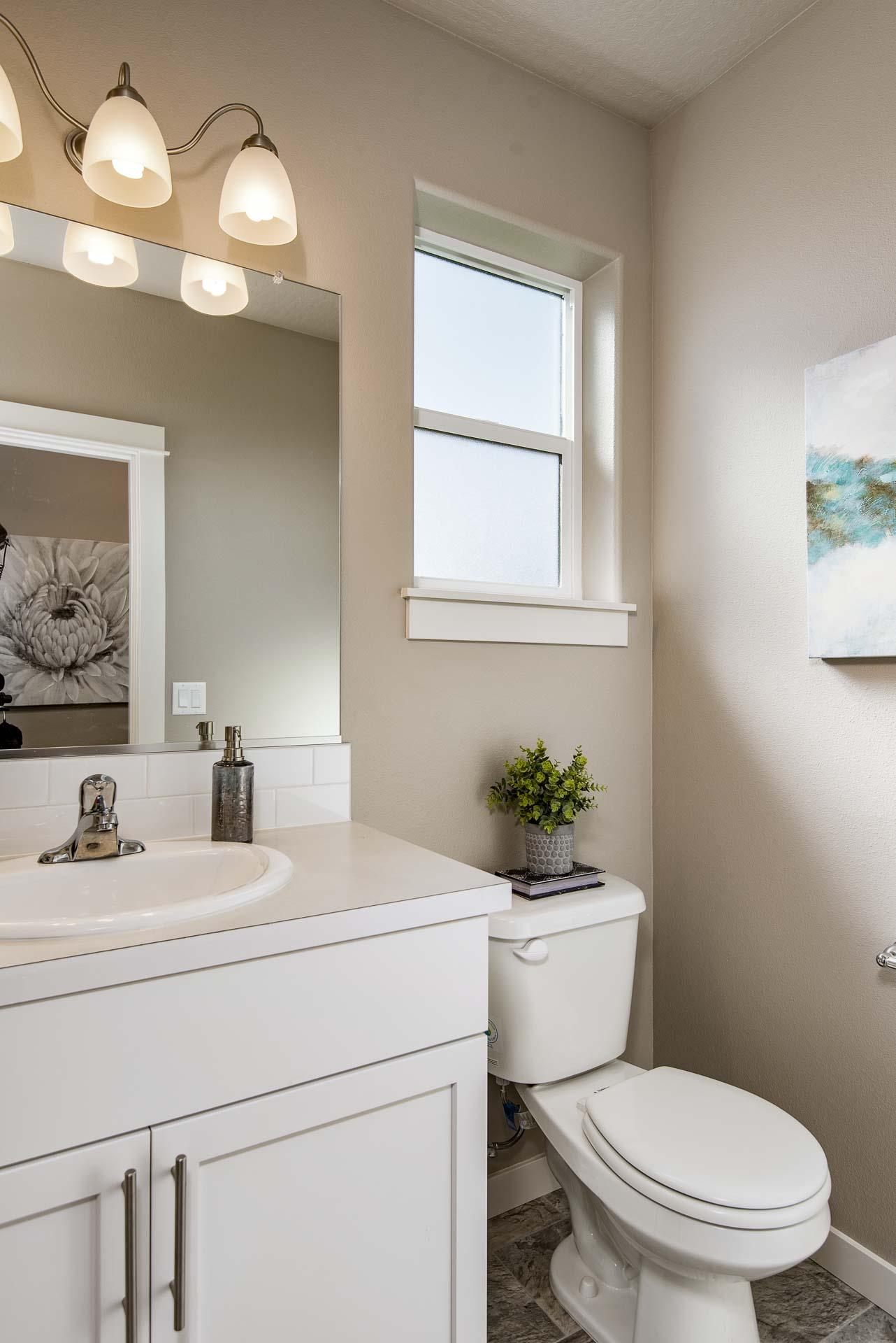 650 McKinney Ranch Road Sisters, OR 97759 - Photo 11 of 24 Stoneridge - Bathroom (1)