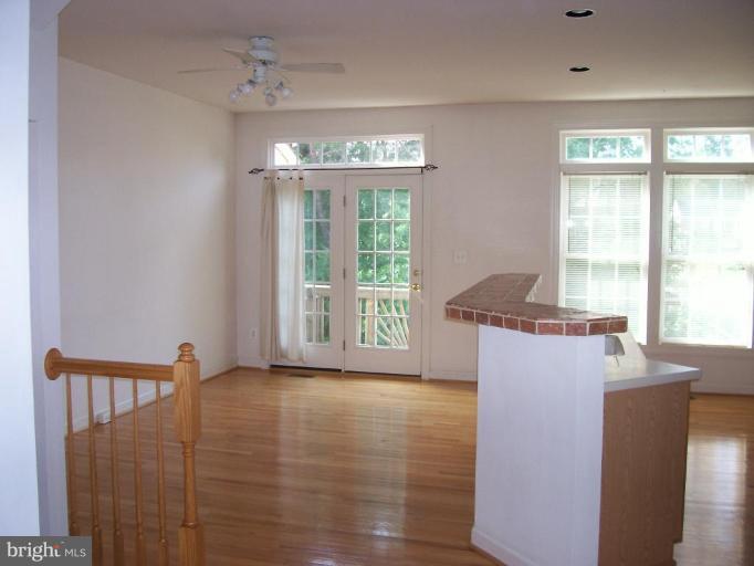 6692 Debra Lu Way Springfield, VA 22150 - Photo 3 of 25 Family Room