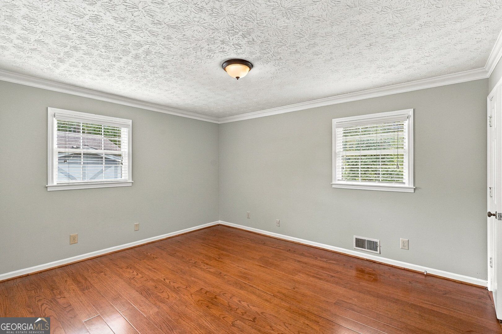 4548 Shallowford Road Roswell, GA 30075 - Photo 12 of 20 Gallery Image 12
