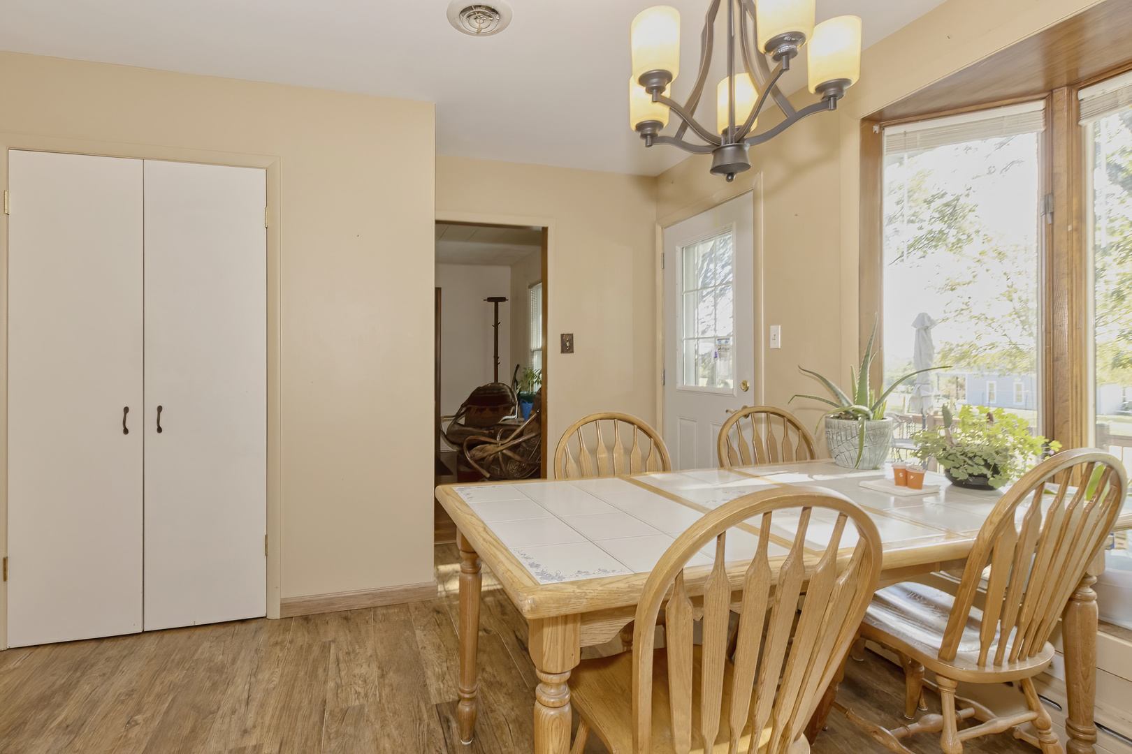 3511 West Gracy Road McHenry, IL 60050 - Photo 12 of 49 a very nice looking dining room with a large window