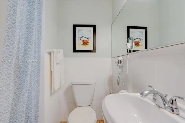 $6,800,000 | 7451 Harding Avenue, Miami Beach, FL 33141