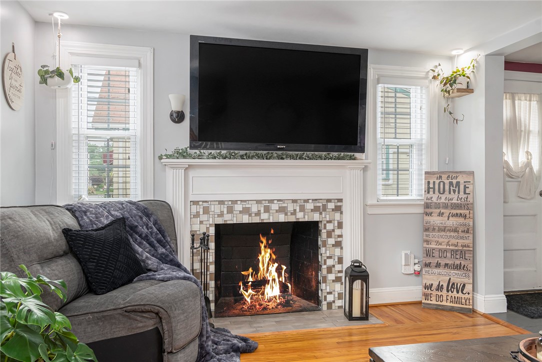 23 Delway Road Cranston, RI 02910 - Photo 11 of 50 Gallery Image 11