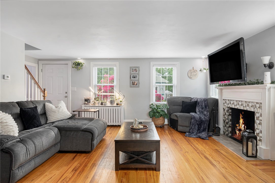 23 Delway Road Cranston, RI 02910 - Photo 12 of 50 Gallery Image 12