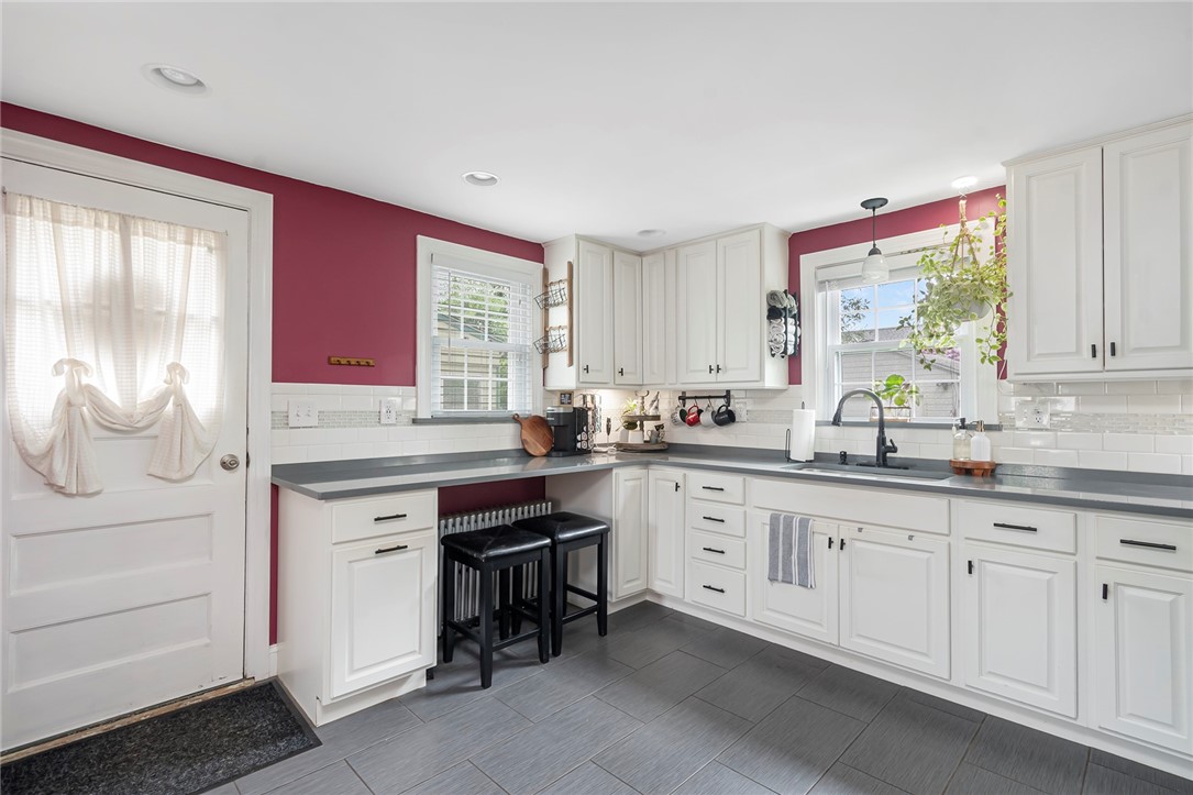 23 Delway Road Cranston, RI 02910 - Photo 19 of 50 Gallery Image 19