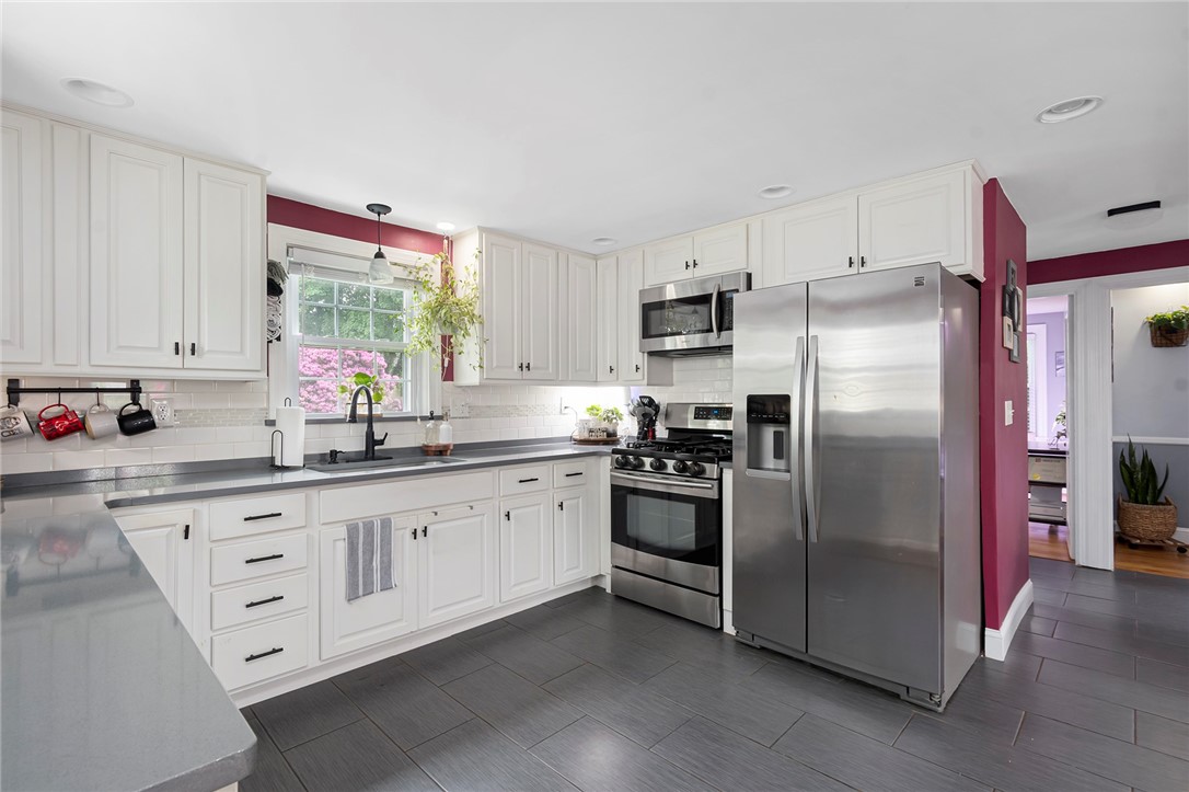 23 Delway Road Cranston, RI 02910 - Photo 21 of 50 Gallery Image 21